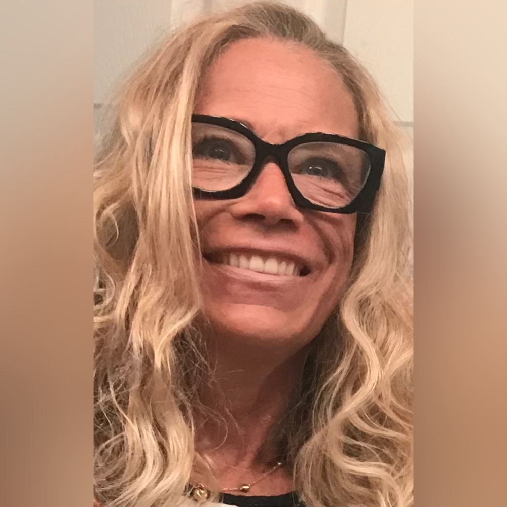 Meet your Posher, Debbie